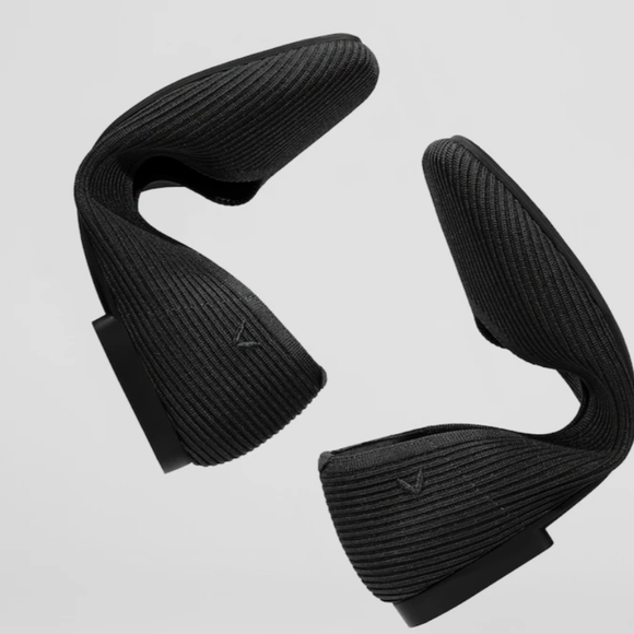 Square-Toe V-Cut Flats (Margot 2.0) - Picture 2 of 7